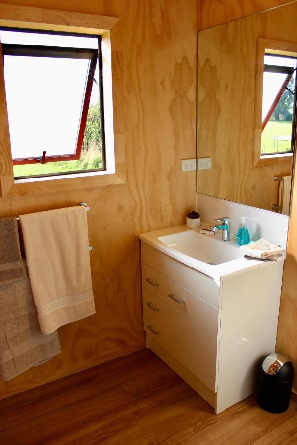 Luxury Container Cabin Masterton Εξωτερικό φωτογραφία